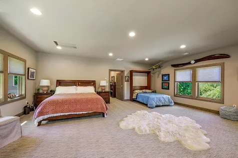 880 Rogue Wood Drive White City OR 97503