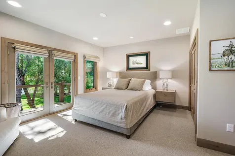 880 Rogue Wood Drive White City OR 97503
