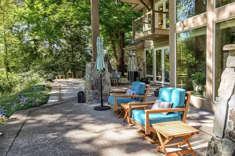 880 Rogue Wood Drive White City OR 97503