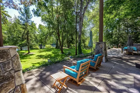 880 Rogue Wood Drive White City OR 97503