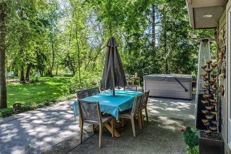 880 Rogue Wood Drive White City OR 97503