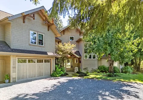 880 Rogue Wood Drive White City OR 97503