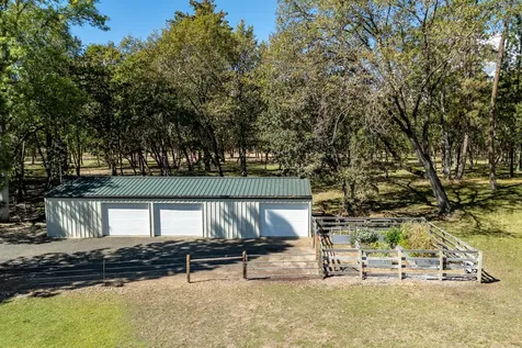 880 Rogue Wood Drive White City OR 97503