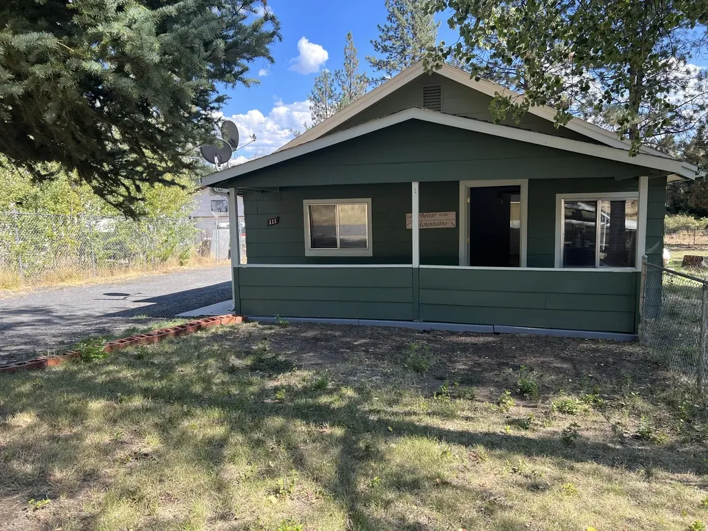 311 N Lalakes Avenue Chiloquin OR 97624