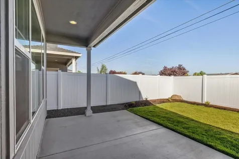 3769 Nicholas Way White City OR 97503