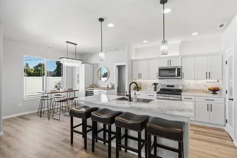 3769 Nicholas Way White City OR 97503