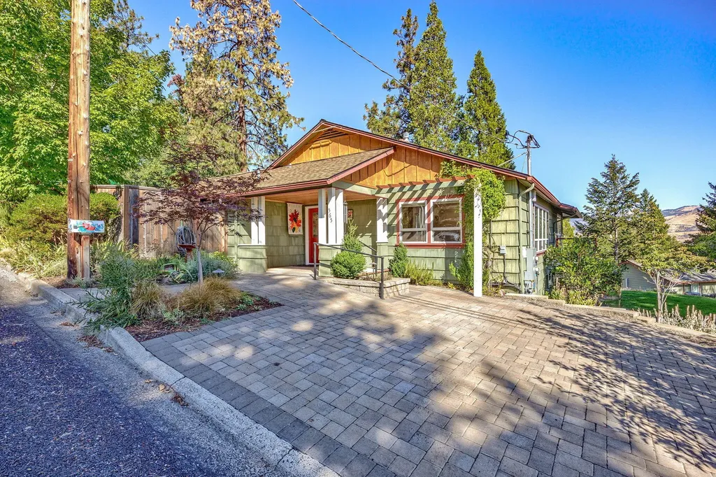 565 Ashland Street Ashland OR 97520