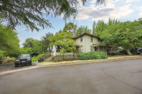 715 N Main Street Ashland OR 97520