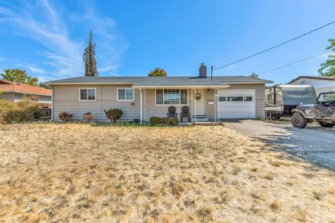 720 N 3rd Street Central Point OR 97502