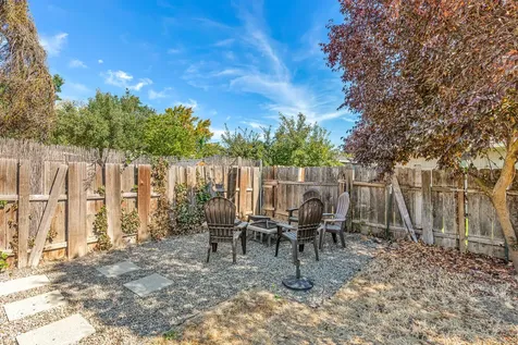 720 N 3rd Street Central Point OR 97502