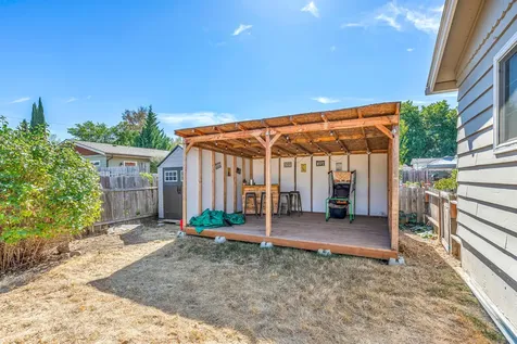 720 N 3rd Street Central Point OR 97502
