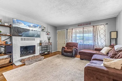 720 N 3rd Street Central Point OR 97502