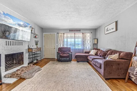 720 N 3rd Street Central Point OR 97502