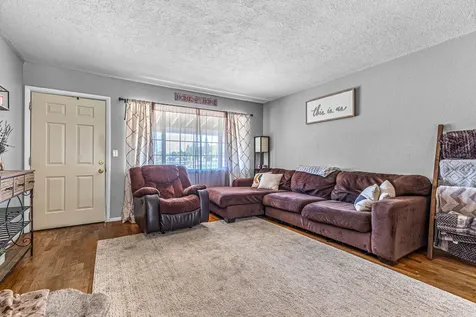720 N 3rd Street Central Point OR 97502