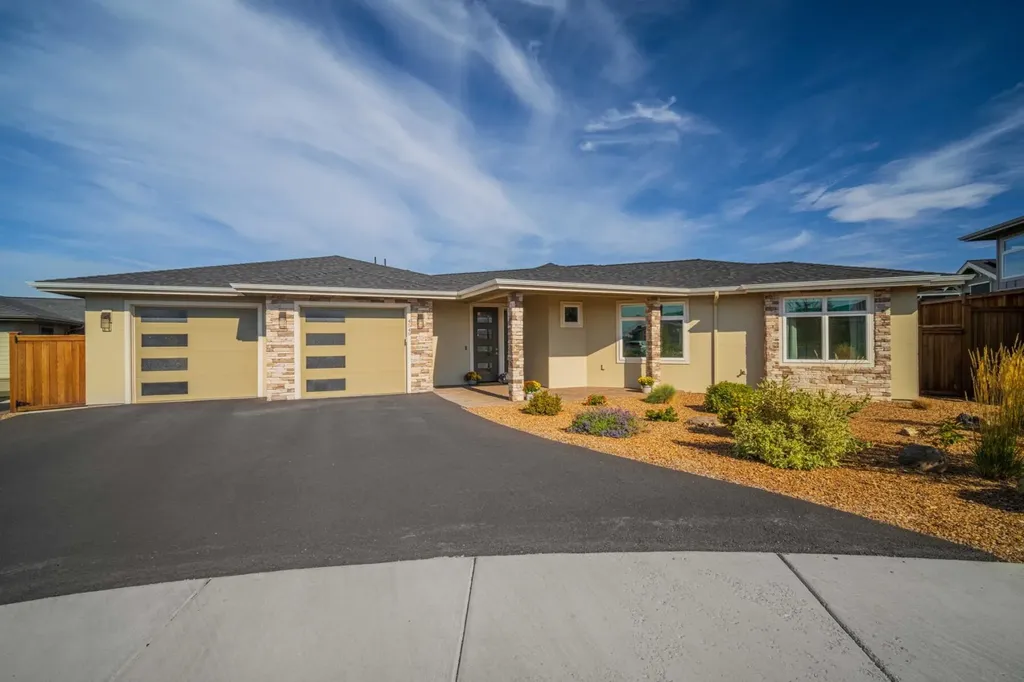 4549 SW Zenith Point Court Redmond OR 97756