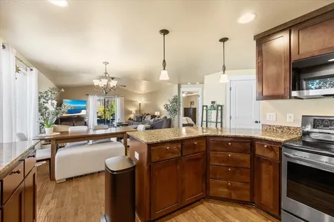 1703 Pearl Eye Lane Medford OR 97504