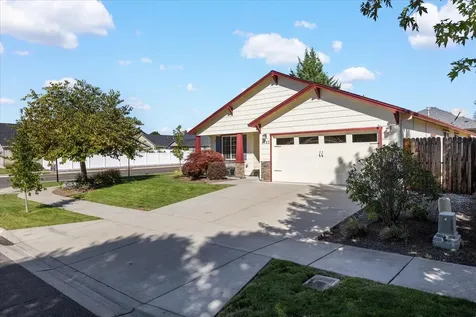 1703 Pearl Eye Lane Medford OR 97504