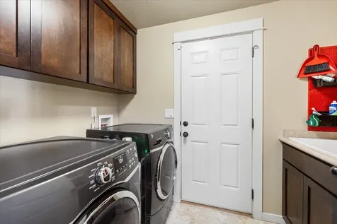 1703 Pearl Eye Lane Medford OR 97504