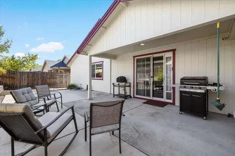 1703 Pearl Eye Lane Medford OR 97504