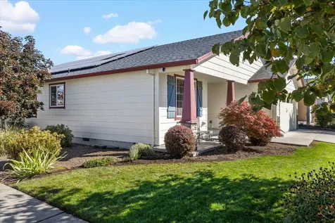 1703 Pearl Eye Lane Medford OR 97504