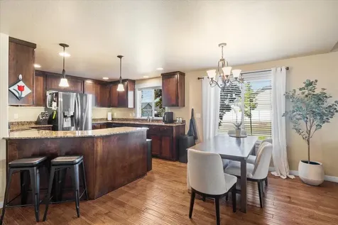 1703 Pearl Eye Lane Medford OR 97504