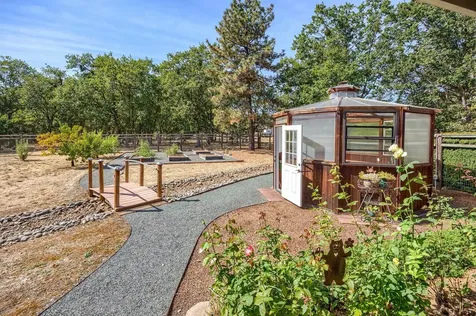 385 Kaneeta Lane Grants Pass OR 97526