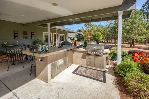 385 Kaneeta Lane Grants Pass OR 97526