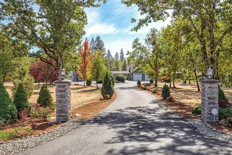 385 Kaneeta Lane Grants Pass OR 97526
