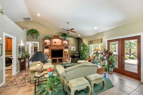 385 Kaneeta Lane Grants Pass OR 97526
