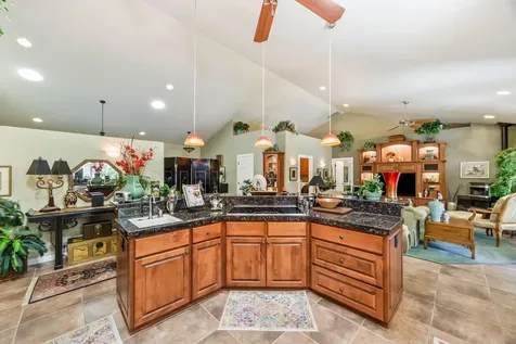 385 Kaneeta Lane Grants Pass OR 97526