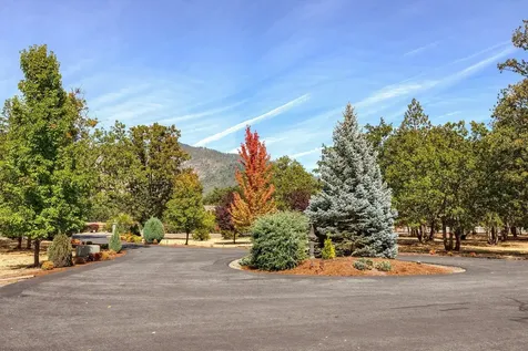 385 Kaneeta Lane Grants Pass OR 97526