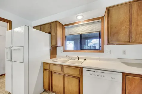 3090 Waterford Court Medford OR 97504
