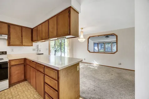 3090 Waterford Court Medford OR 97504