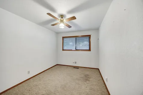 3090 Waterford Court Medford OR 97504