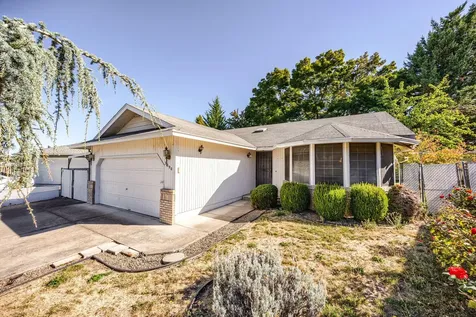 3090 Waterford Court Medford OR 97504