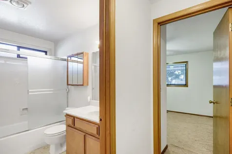 3090 Waterford Court Medford OR 97504