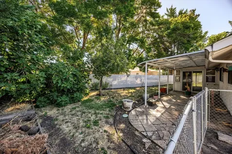 3090 Waterford Court Medford OR 97504