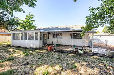 3090 Waterford Court Medford OR 97504