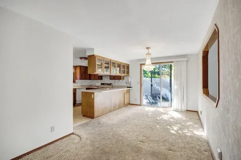 3090 Waterford Court Medford OR 97504
