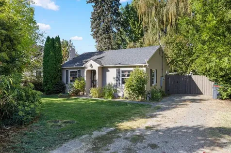 18 Highland Drive Medford OR 97504