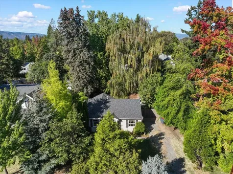 18 Highland Drive Medford OR 97504