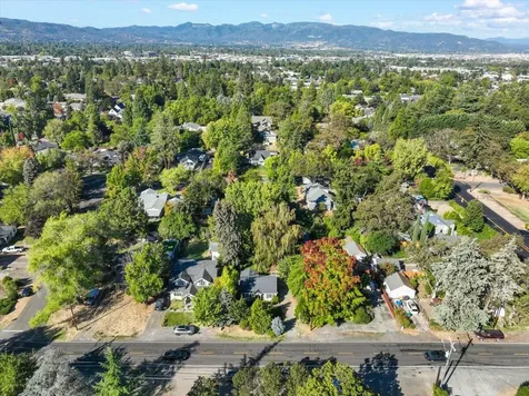 18 Highland Drive Medford OR 97504