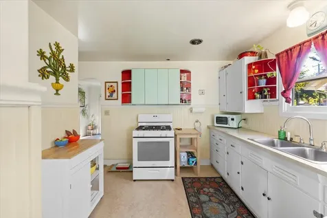 18 Highland Drive Medford OR 97504