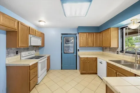 230 Glen Drive Grants Pass OR 97526