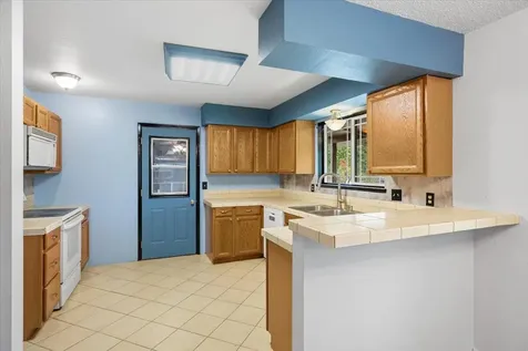 230 Glen Drive Grants Pass OR 97526