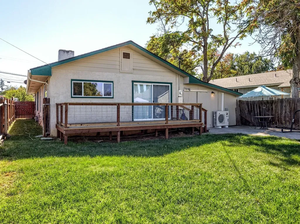 1016 W 2nd Street Medford OR 97501