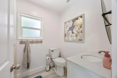 1016 W 2nd Street Medford OR 97501