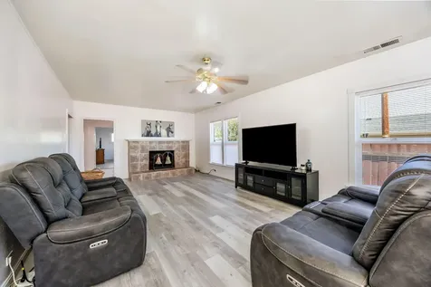 1016 W 2nd Street Medford OR 97501