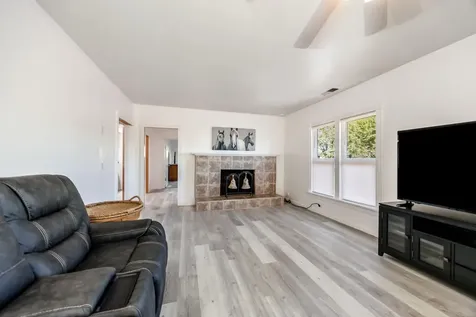 1016 W 2nd Street Medford OR 97501