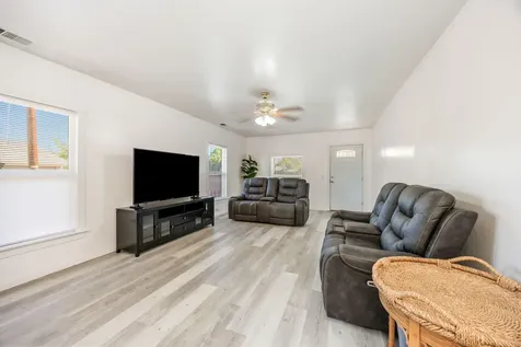 1016 W 2nd Street Medford OR 97501